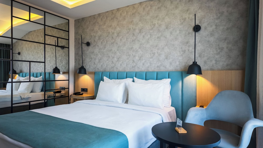Angels Park Hotel 18/61