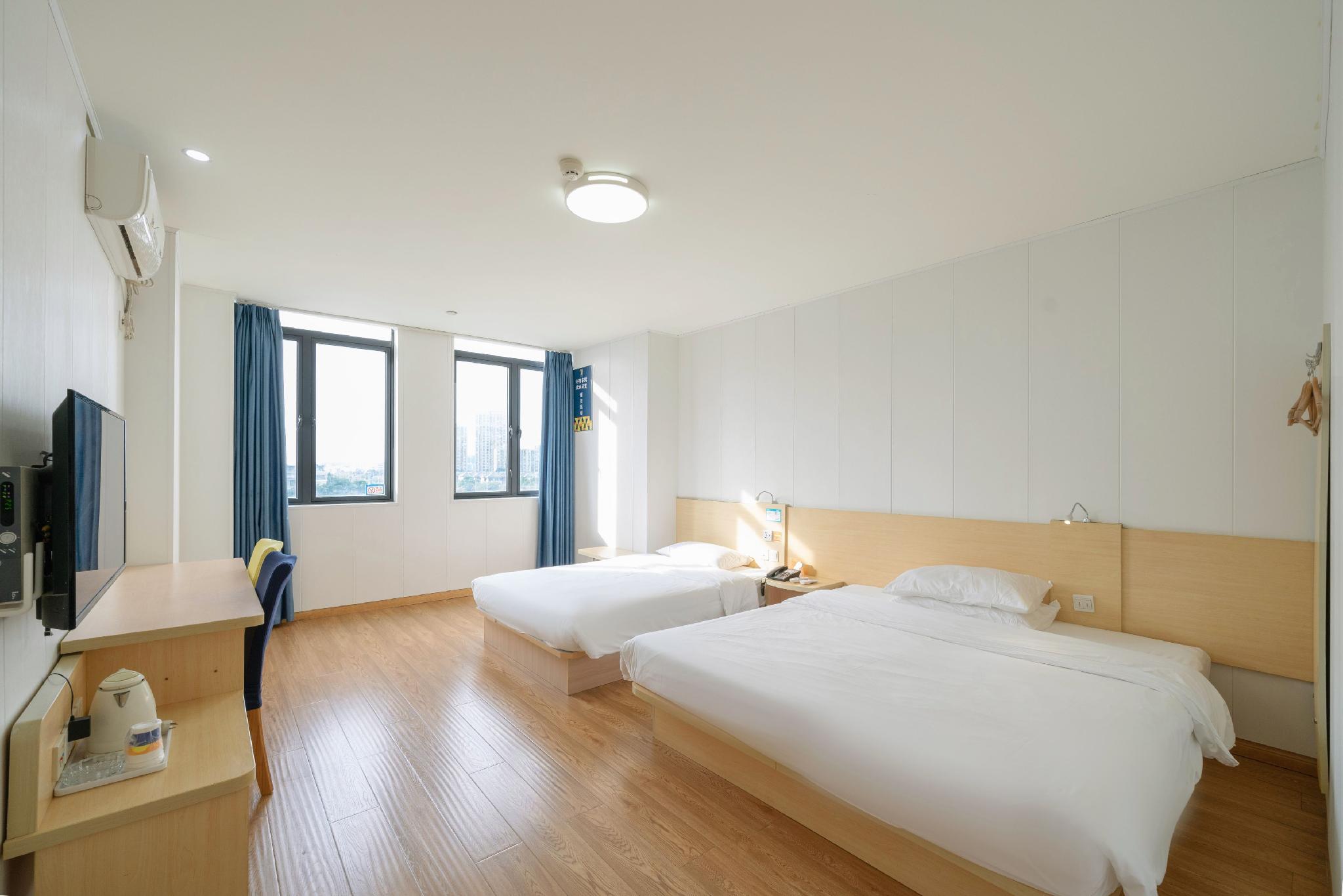 7 Days Inn (Taicang Shanghai East Road) 27/40