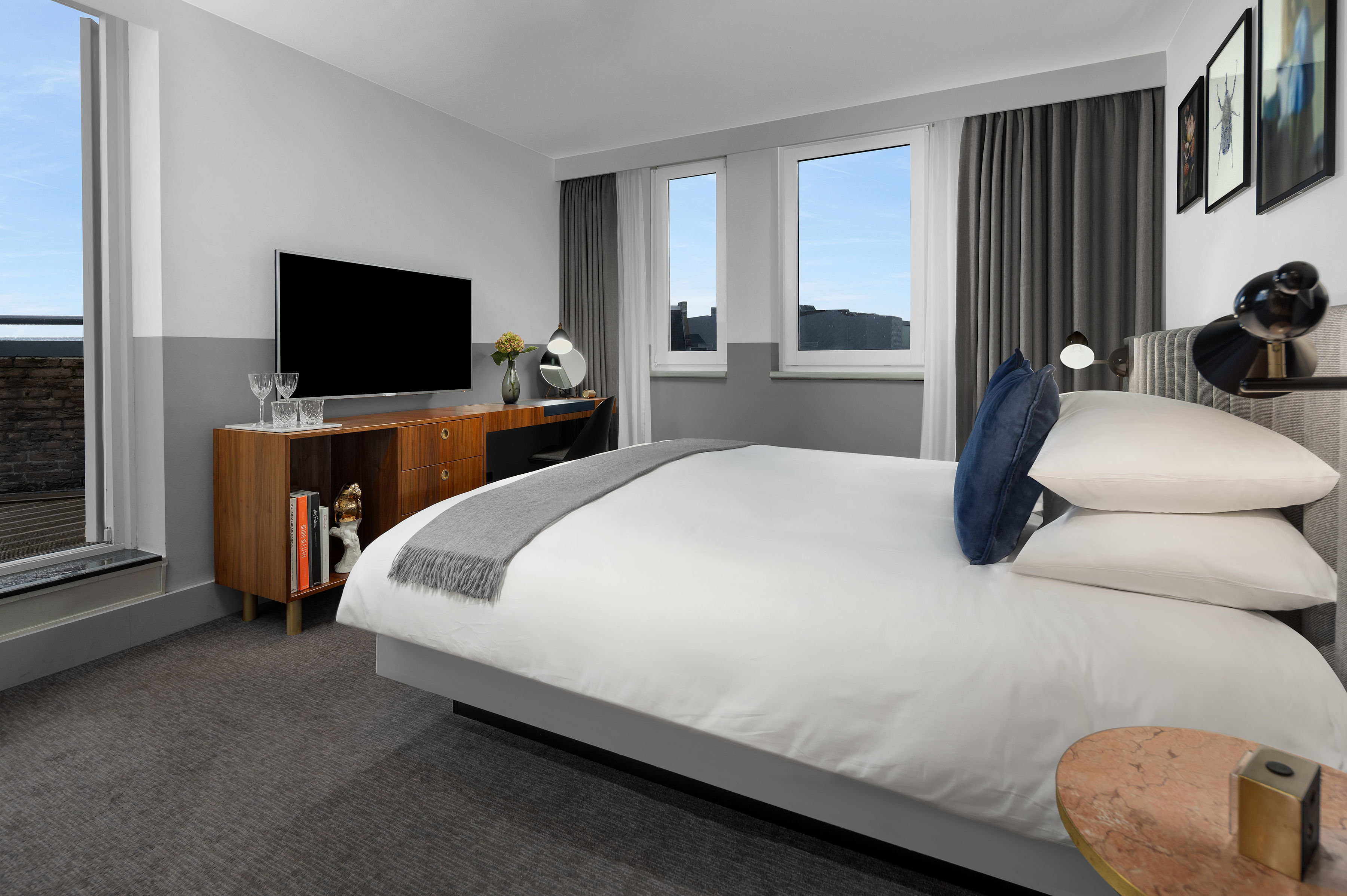 Essential, King Bed, Balcony