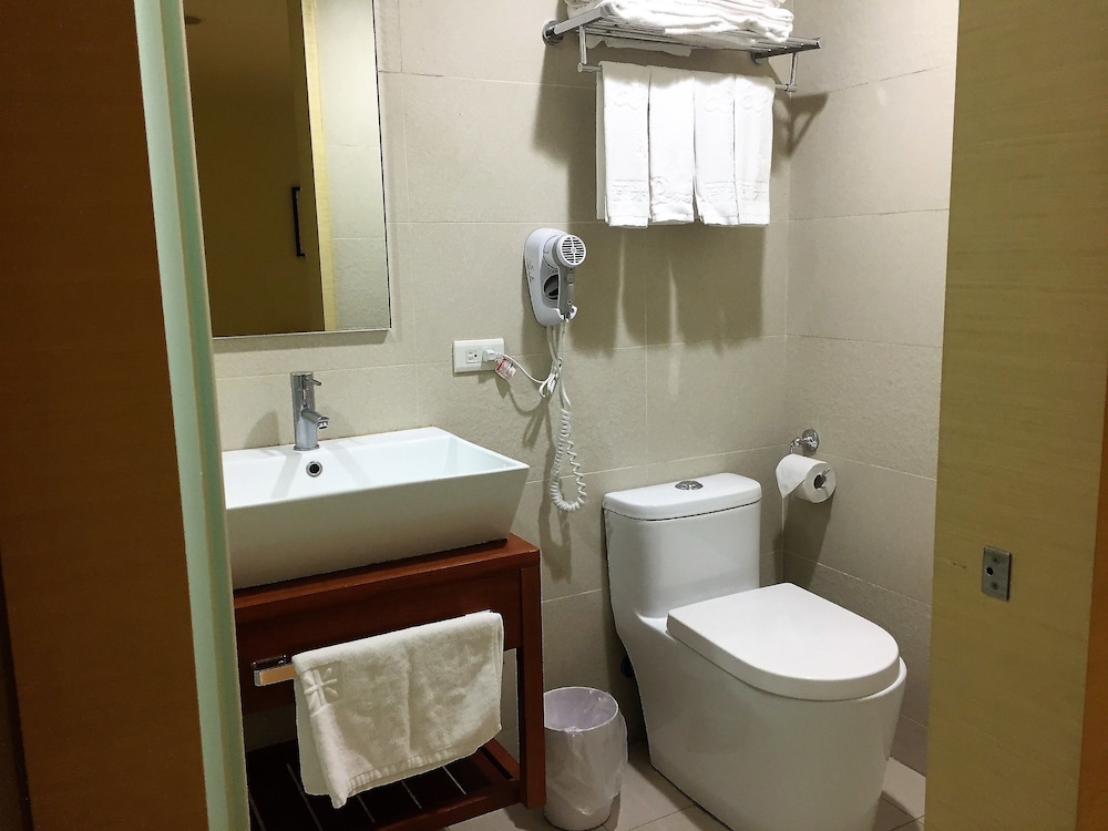 We Meet Taipei Hotel 50/50