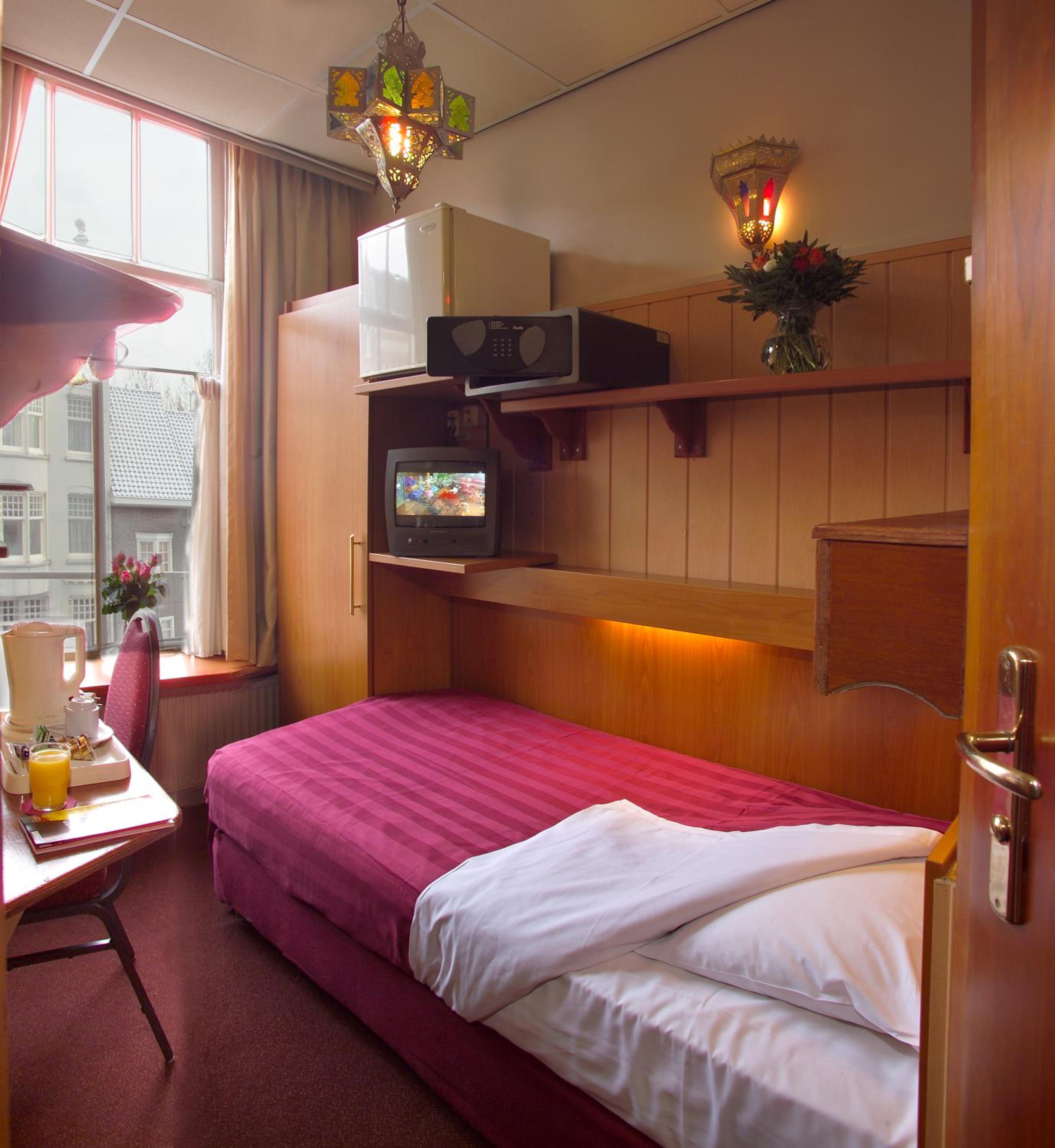 Room at Nadia Hotel, AMSTERDAM
