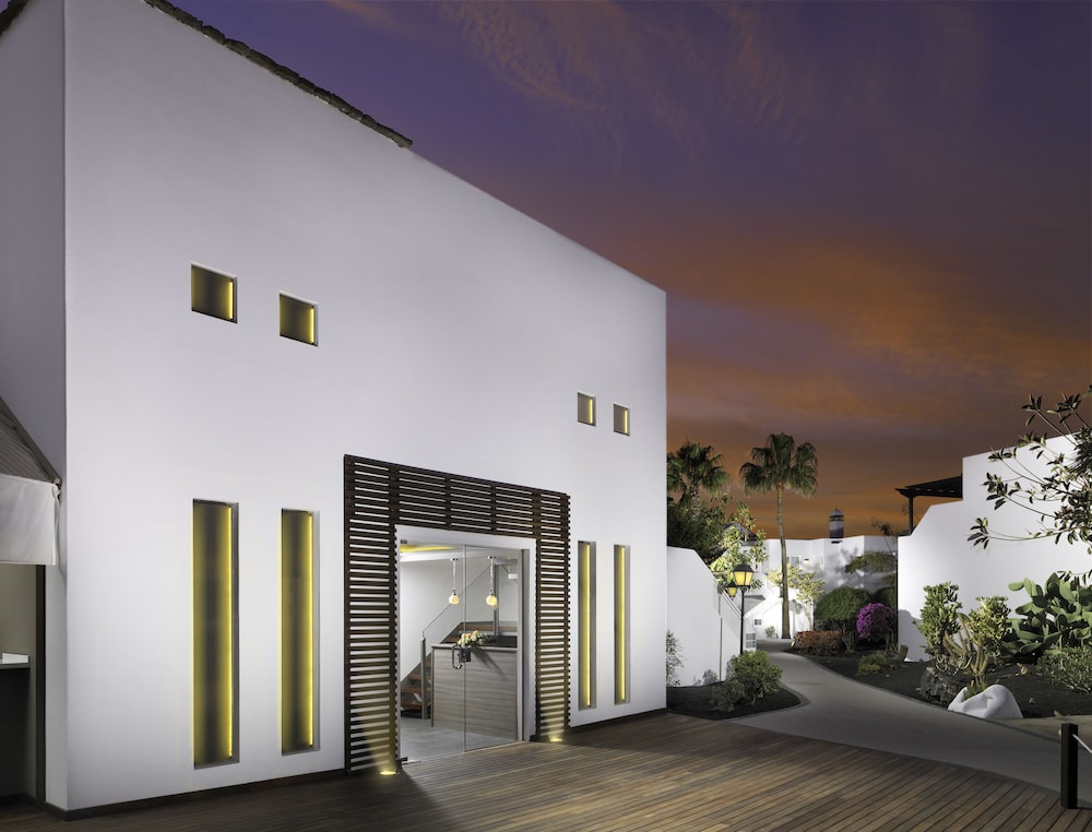 H10 White Suites - Adults Only 1/70
