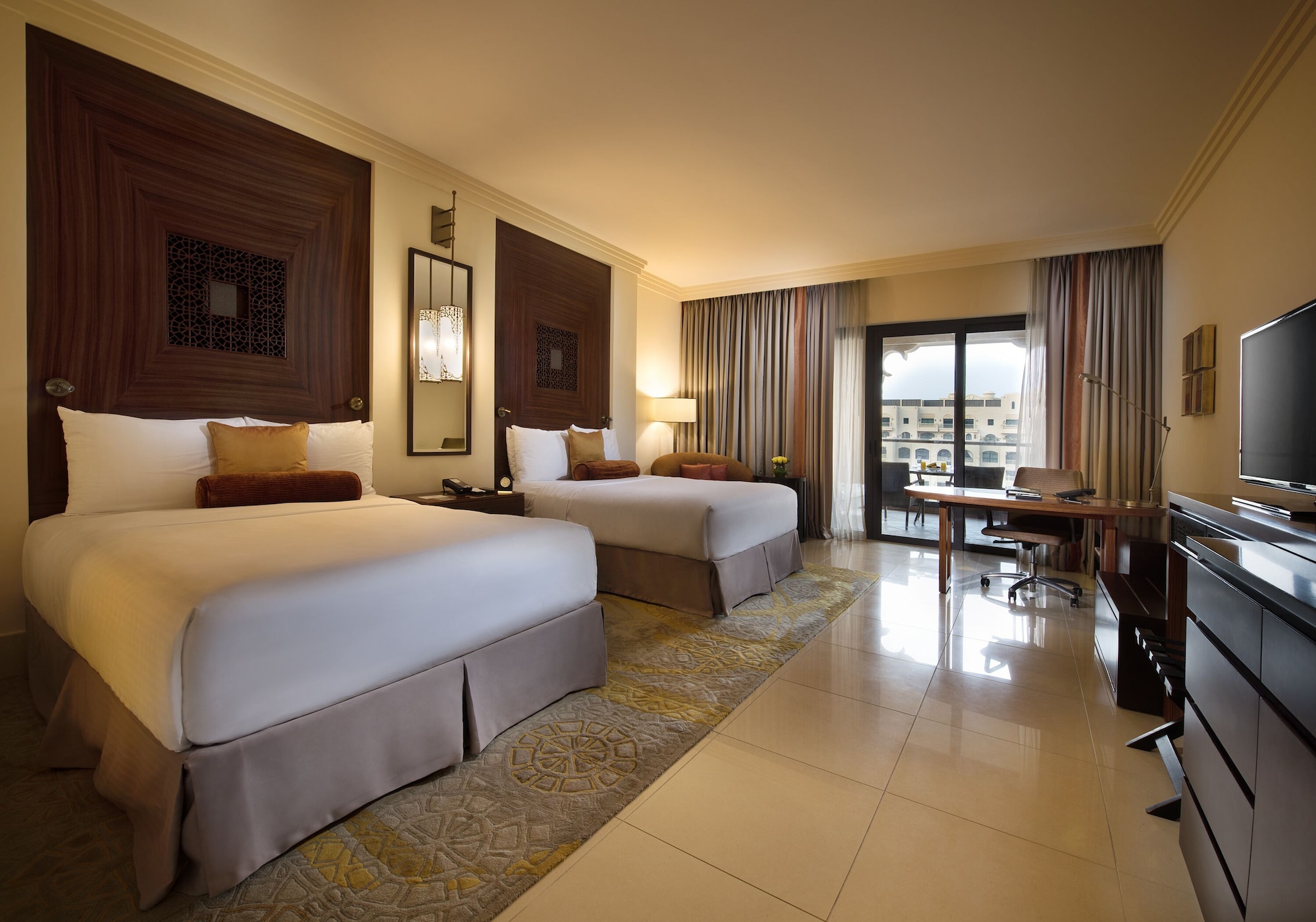 GRAND, HERITAGE, FAMILY, MULTIPLE BEDS, BALCONY
