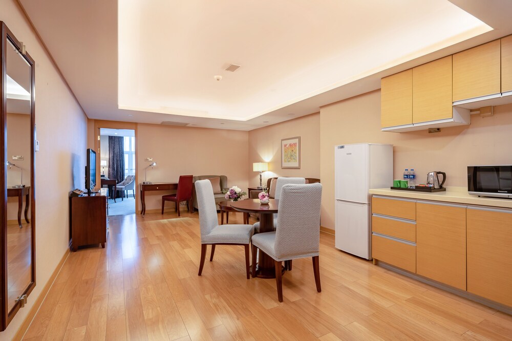 Regal Plaza Hotel Residence 22/35