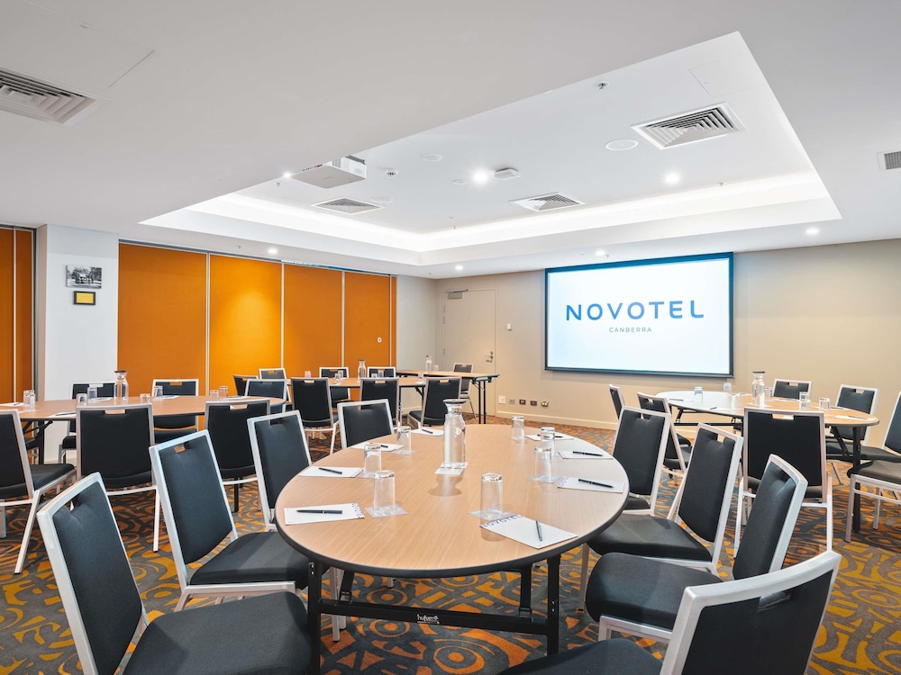 Novotel Canberra 65/72