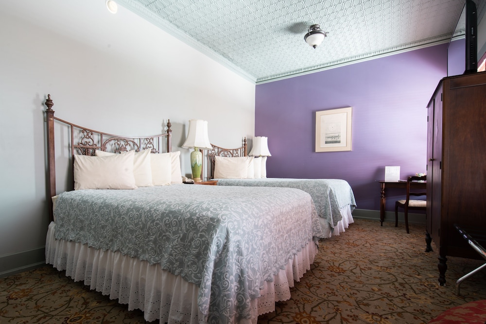 The Blackhawk Hotel 18/50
