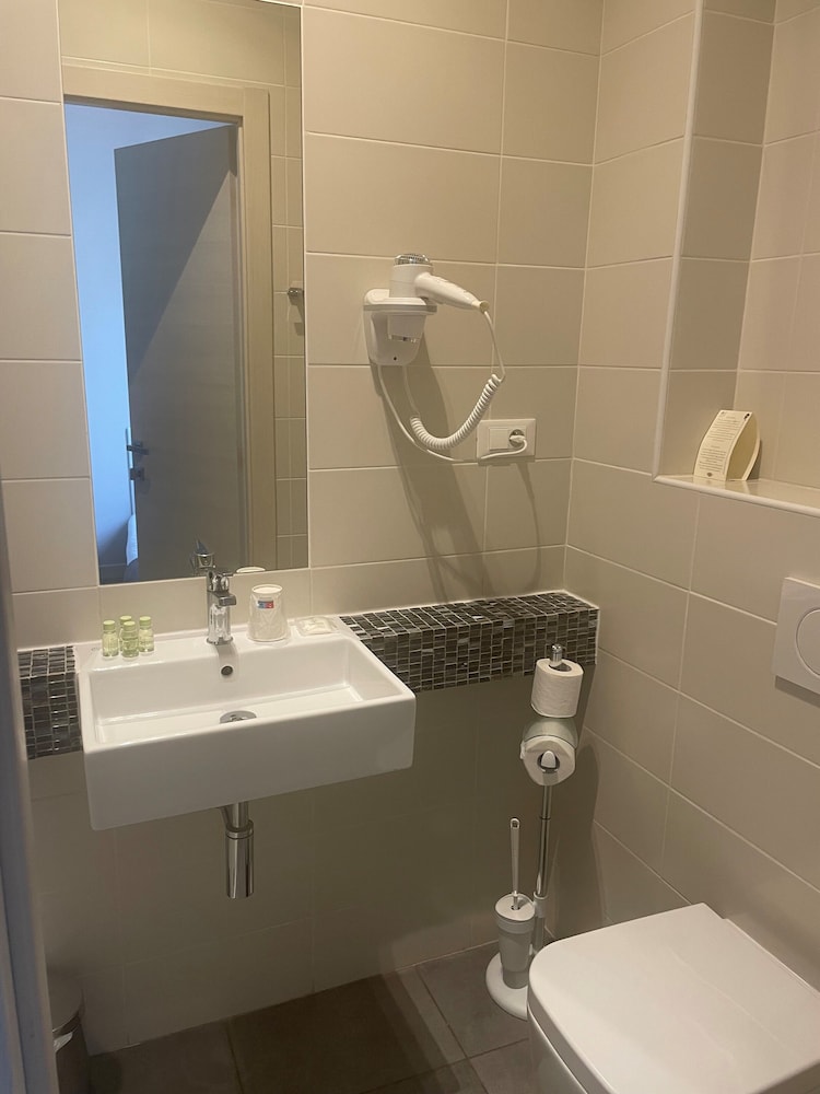 HOTEL ANNA LIVIA 54/56
