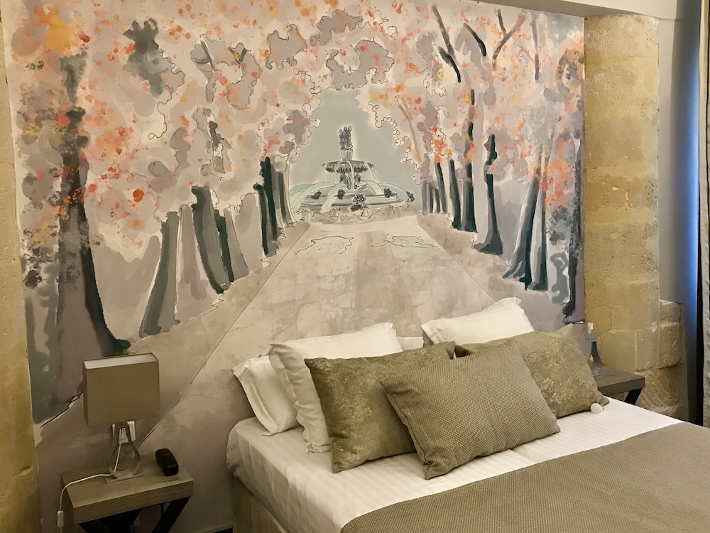 HOTEL DES AUGUSTINS 67/70