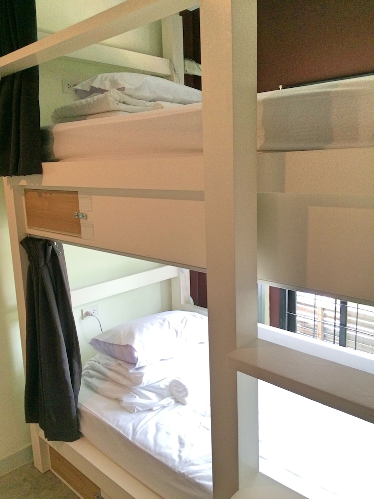 Yoo Yen Pen Sook Hostel 15/64