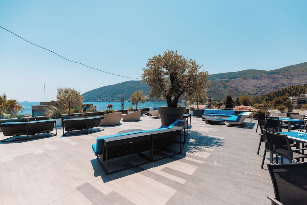 Palmon Bay Hotel and Spa 40/48