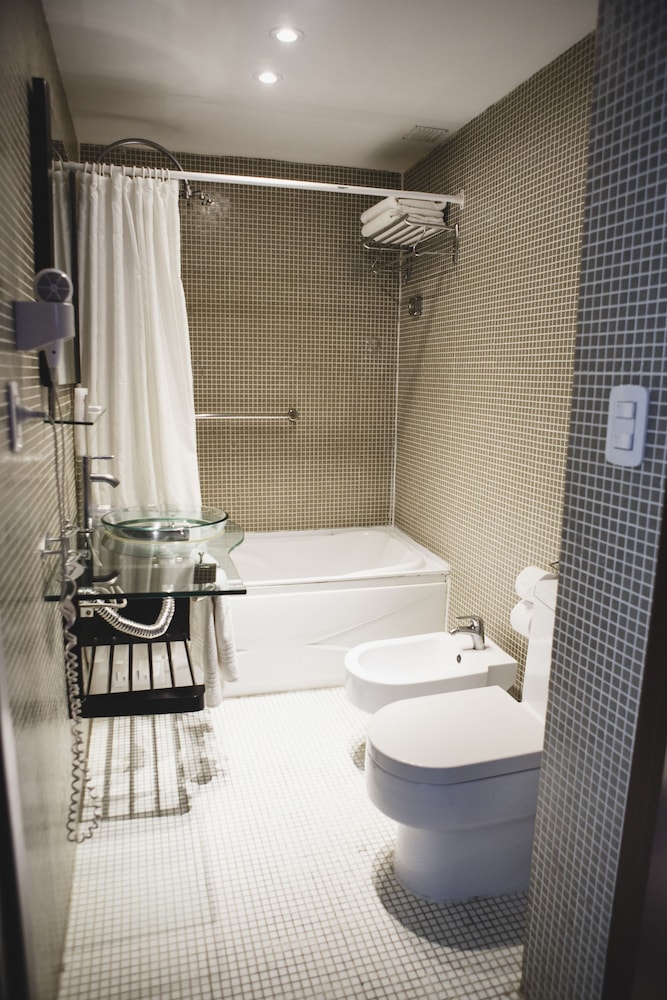 KER URQUIZA HOTEL AND SUITES 57/57