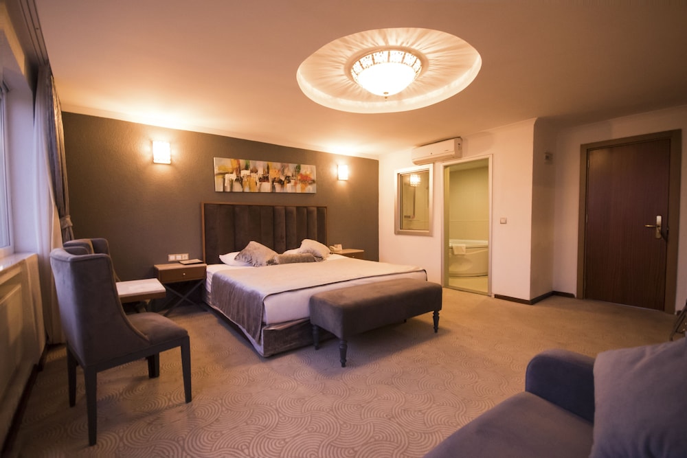 Antis Hotel 26/63