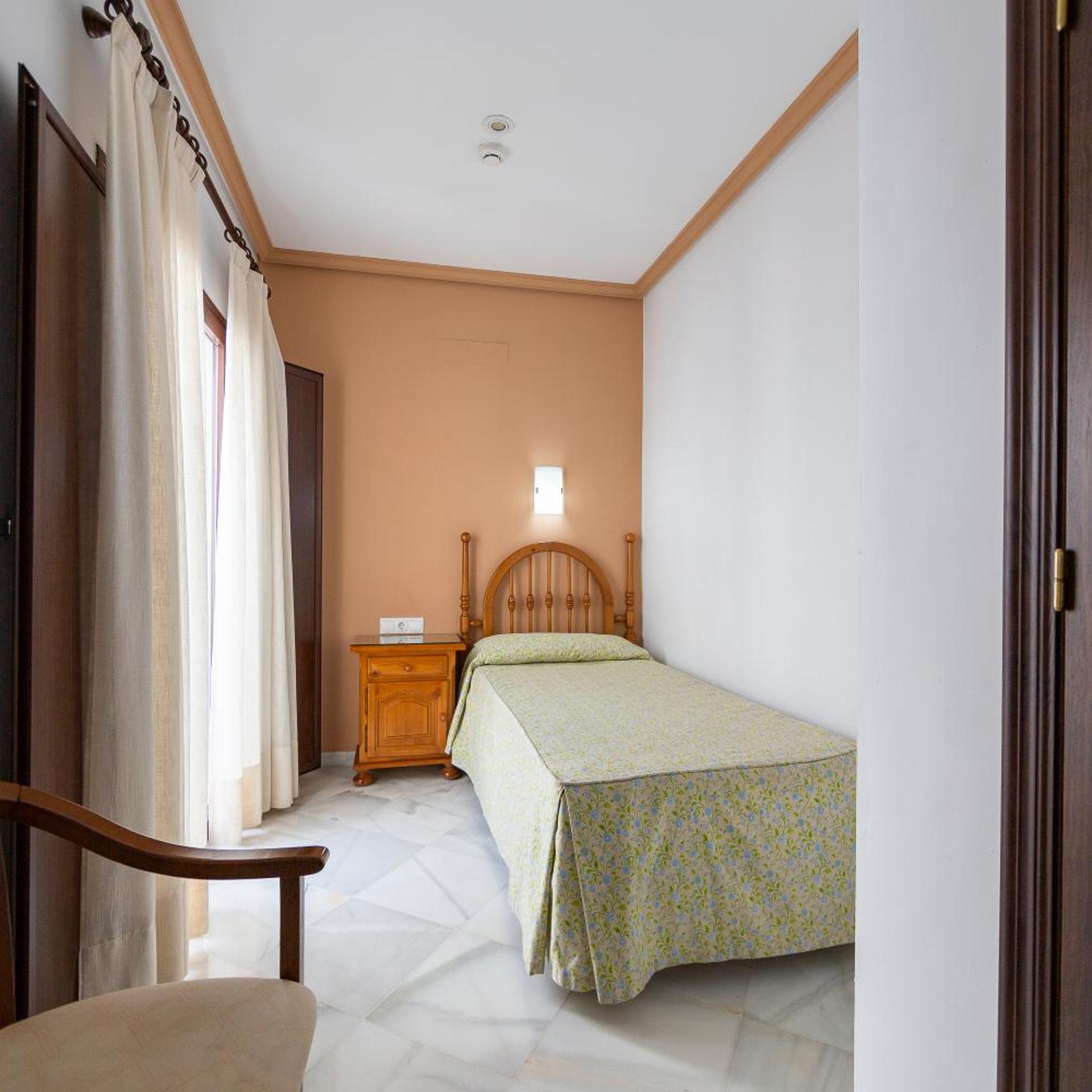 Room, Single