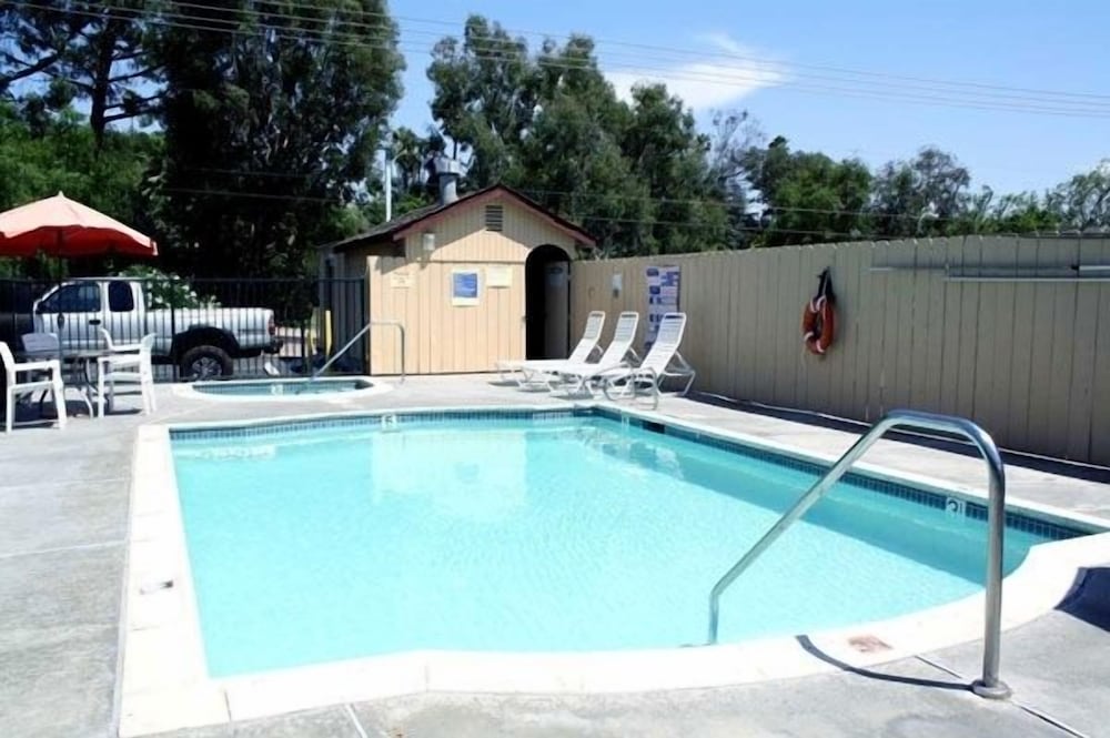 Escondido Lodge 51/56