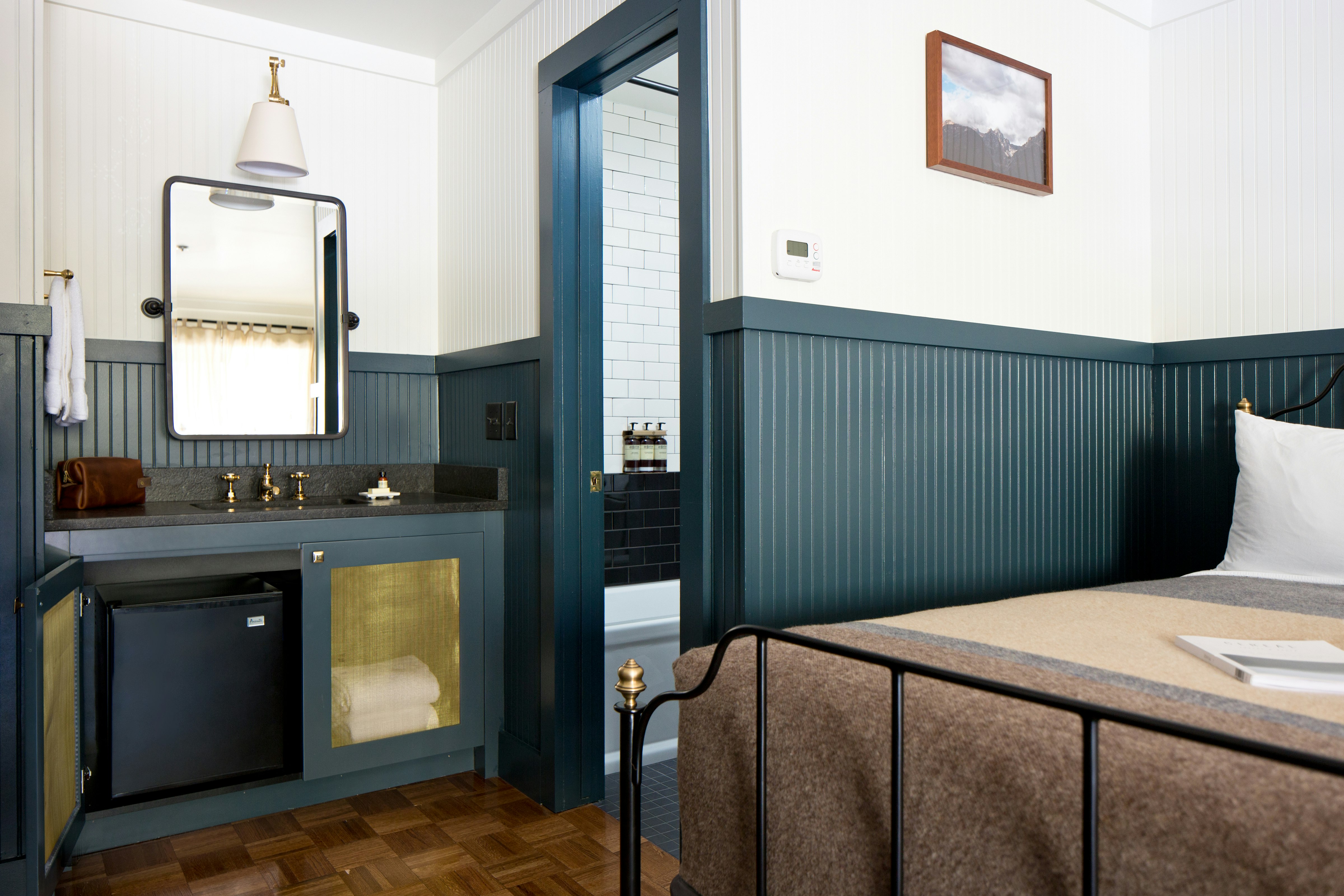 Anvil Hotel 20/65
