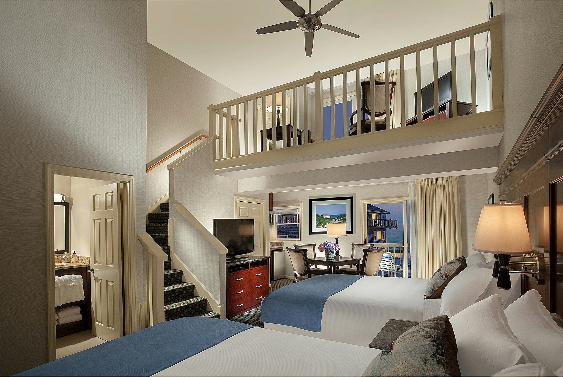 Loft, Suite, 2 Queen Beds, Courtyard View, Sofa