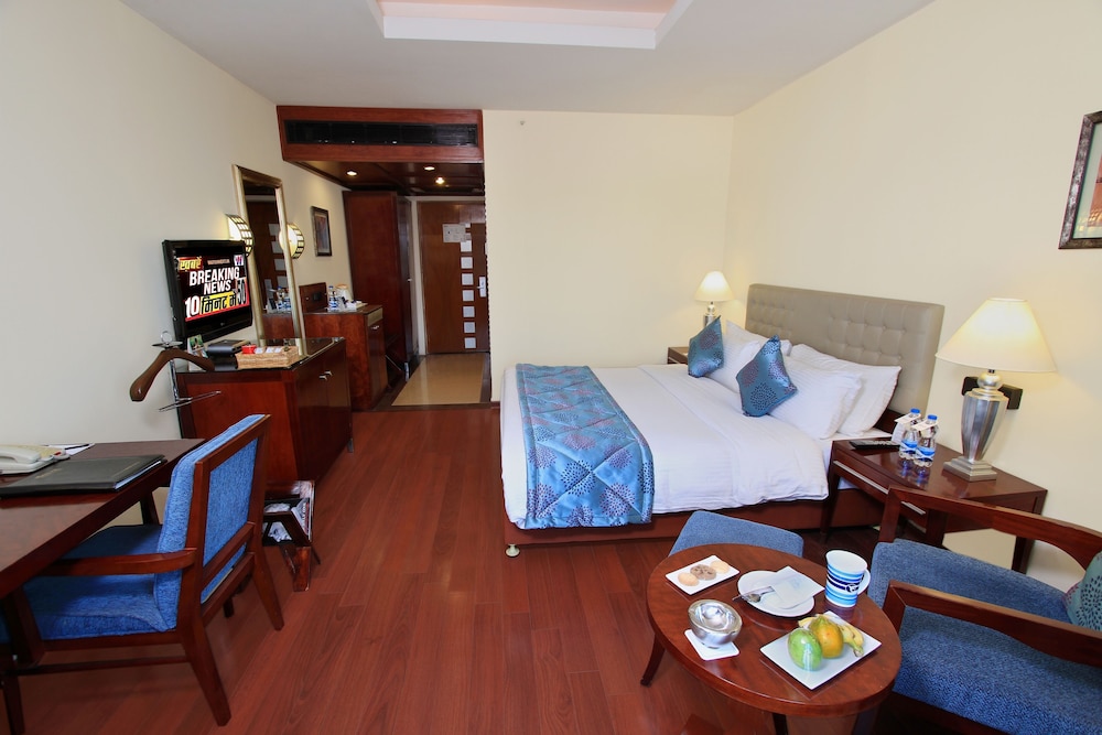 Fortune Select JP Cosmos, Bengaluru 25/70