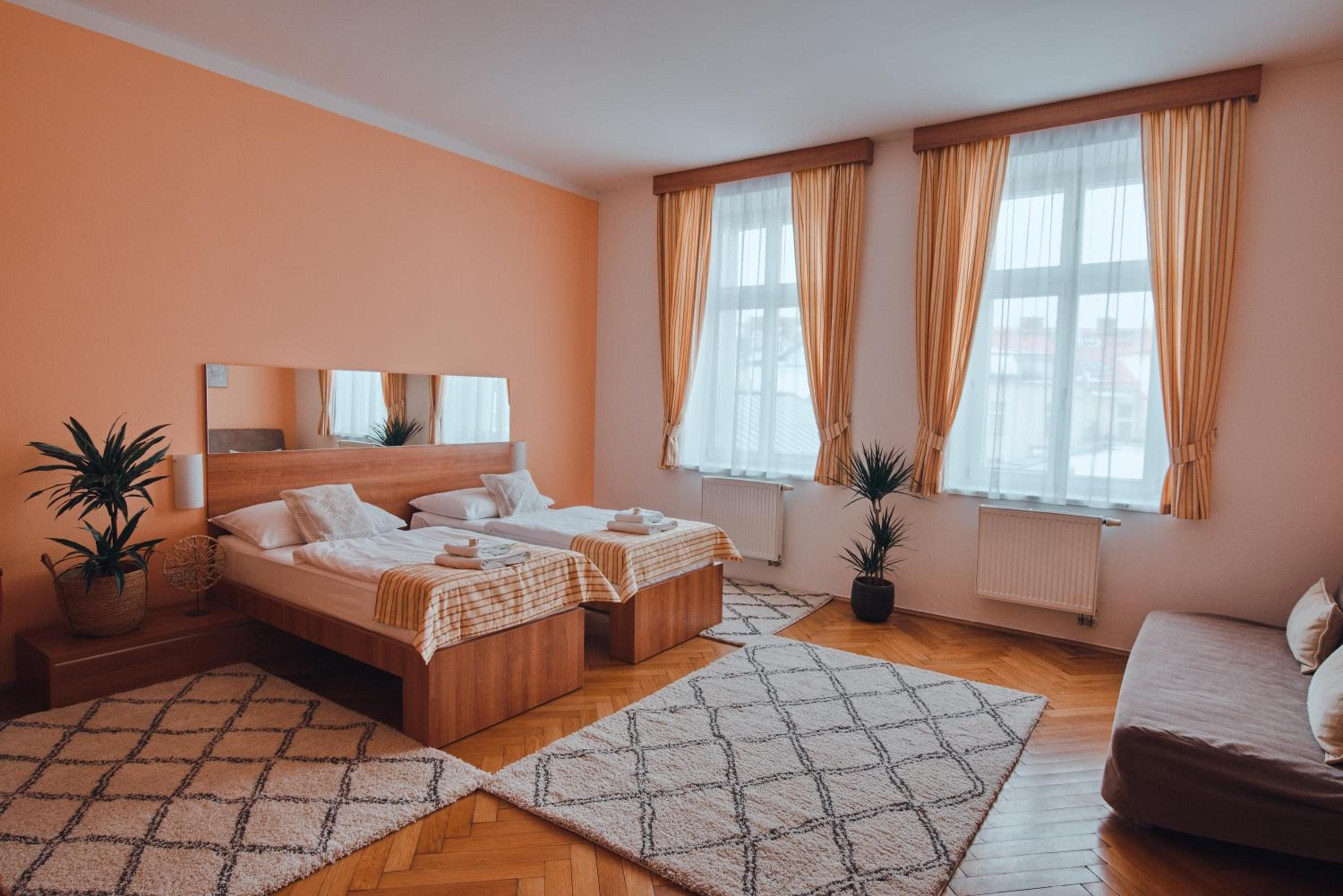 Hotel Grand 25/50