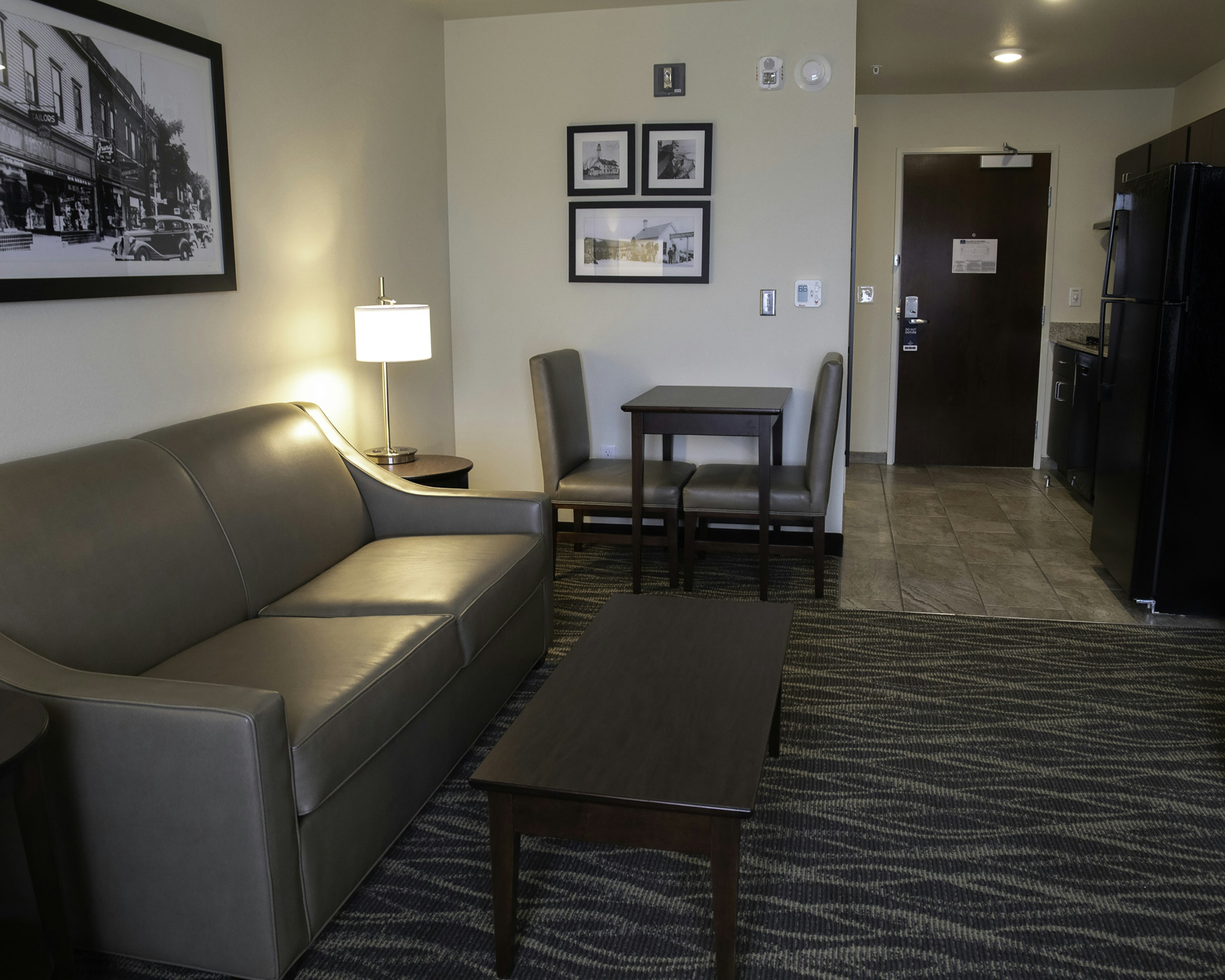 Cobblestone Hotel & Suites - Two Rivers 24/42