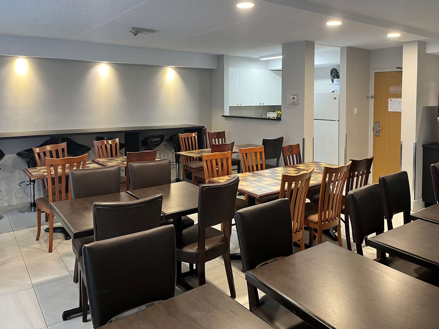 Econo Lodge Airport Ste Foy 16/17
