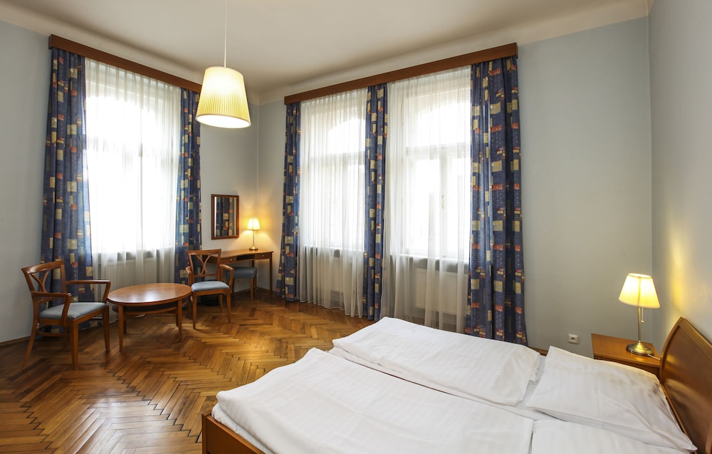 Sibelius Hotel 8/50