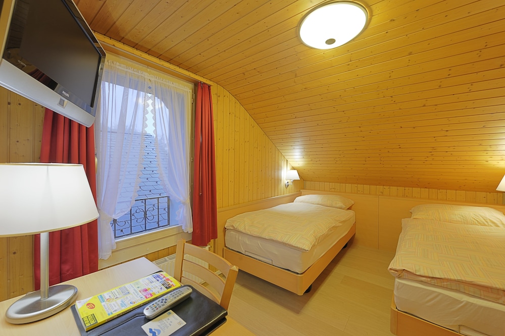 Rossli Hotel 38/64
