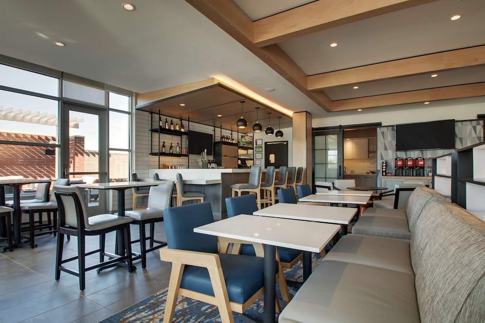 Hyatt House Oak Brook 47/64
