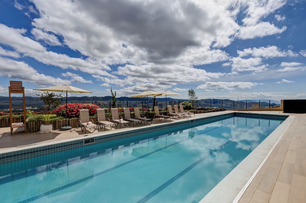 Gran Paradiso Resort 56/85