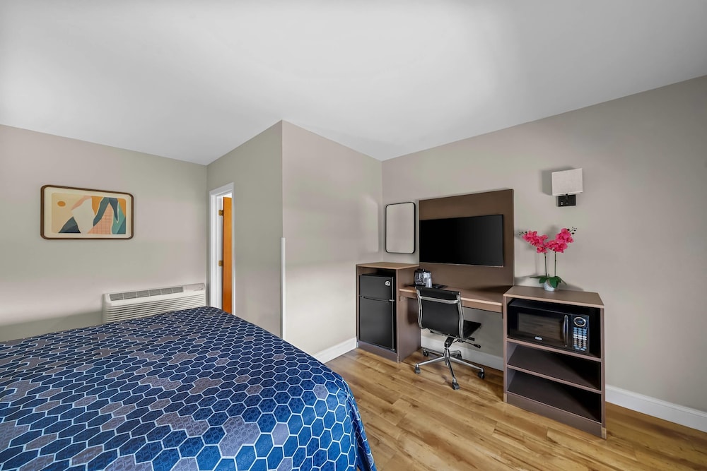 Rodeway Inn Somerset MA 37/57