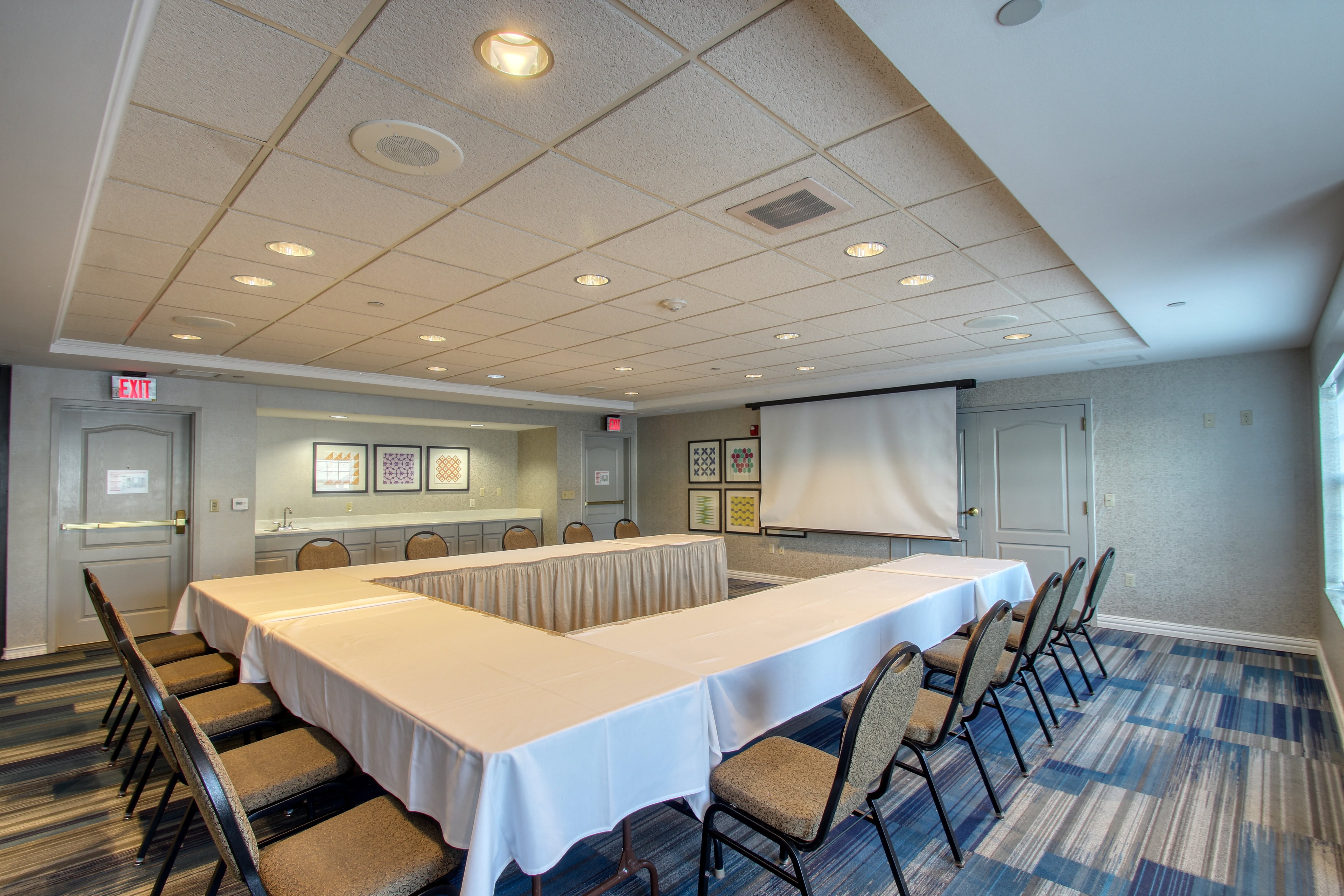 Holiday Inn Express Hotel And Suites Milwaukee Airport 62/74