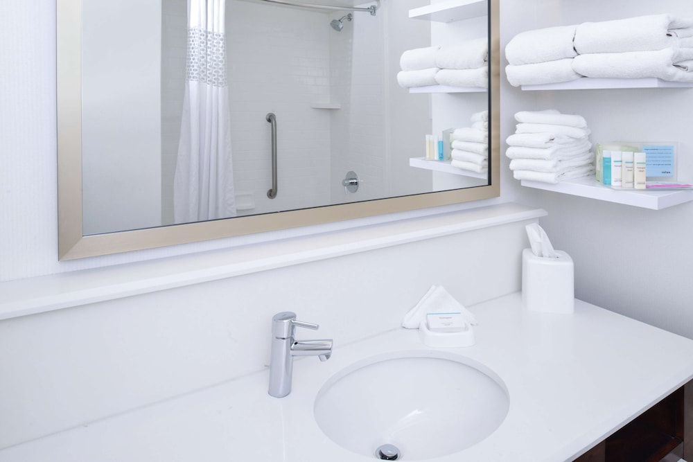 Hampton Inn Carbondale 12/40