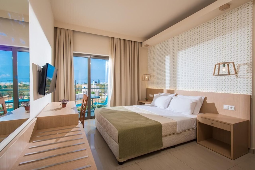 Oasis Beach Hotel - Adult Only 10/50