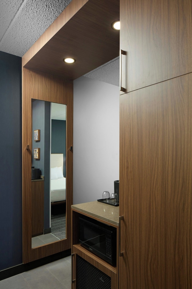 Courtyard by Marriott Williamsburg Busch Gardens Area 12/70