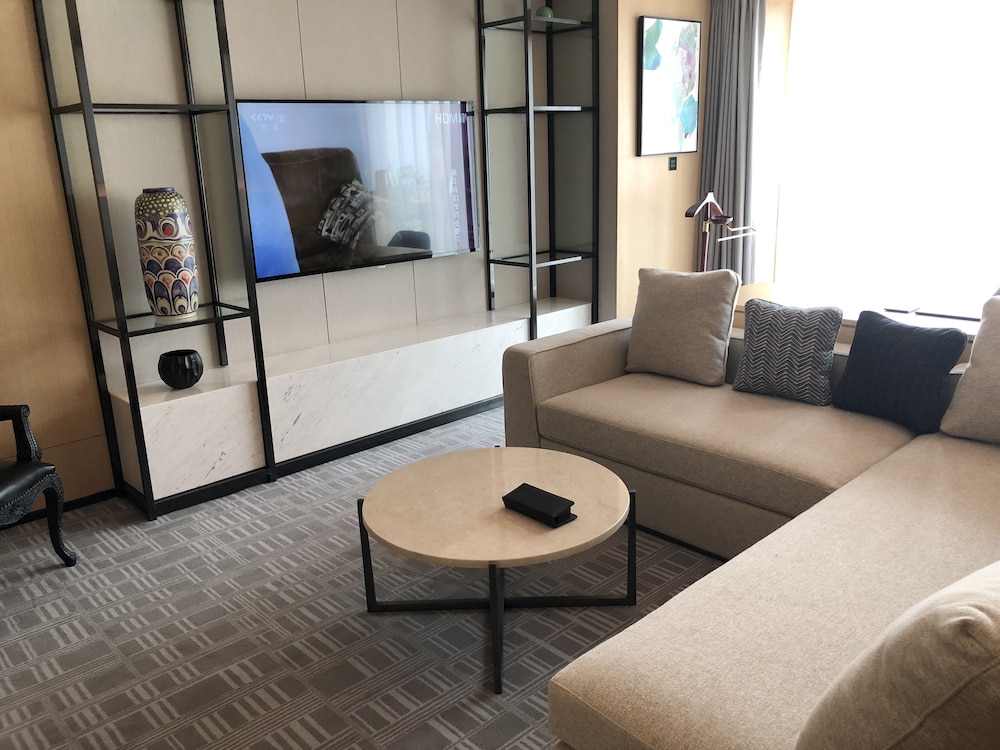 Radisson Hangzhou Qianjiang 38/58