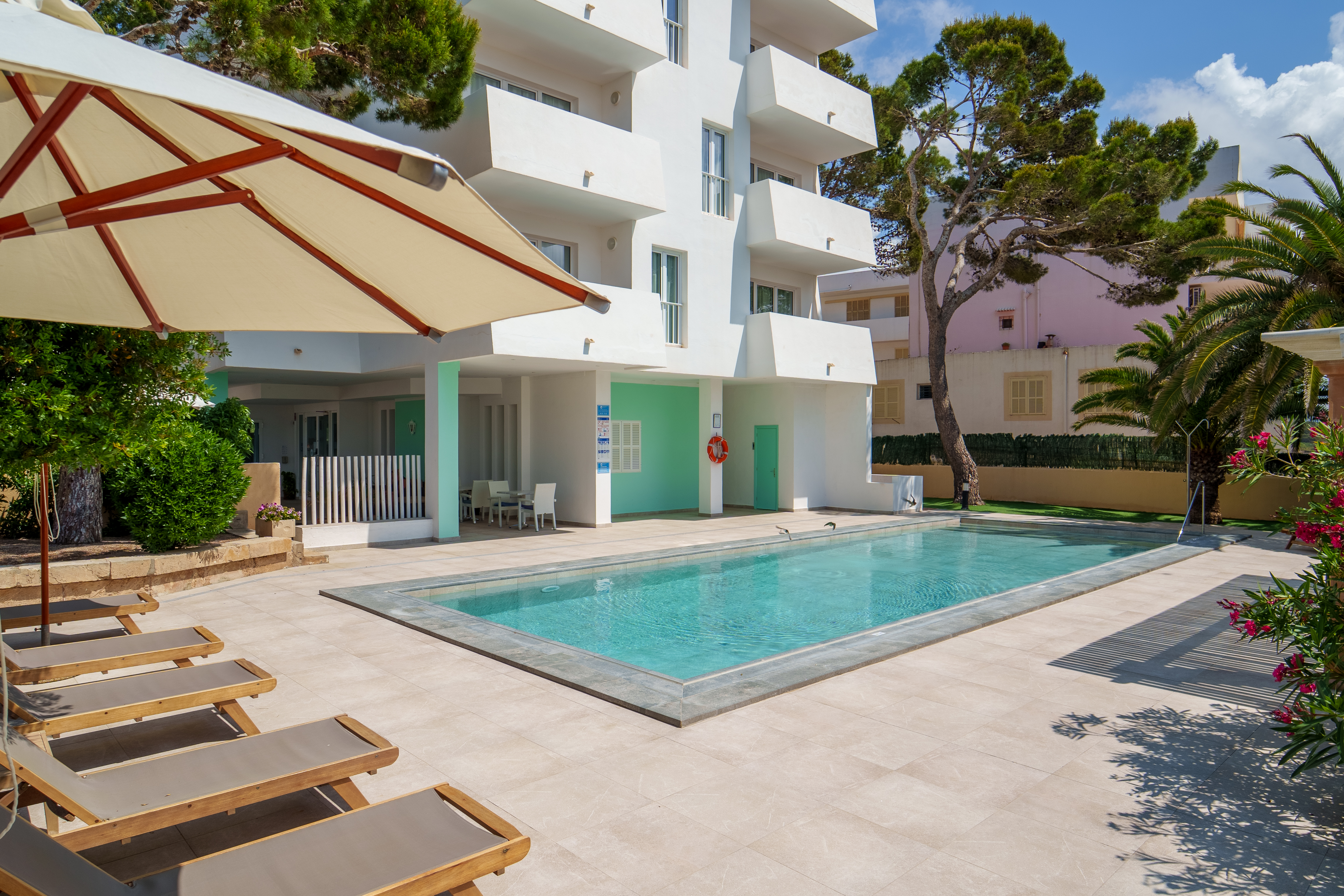 APARTAMENTS ANDREAS 45/50
