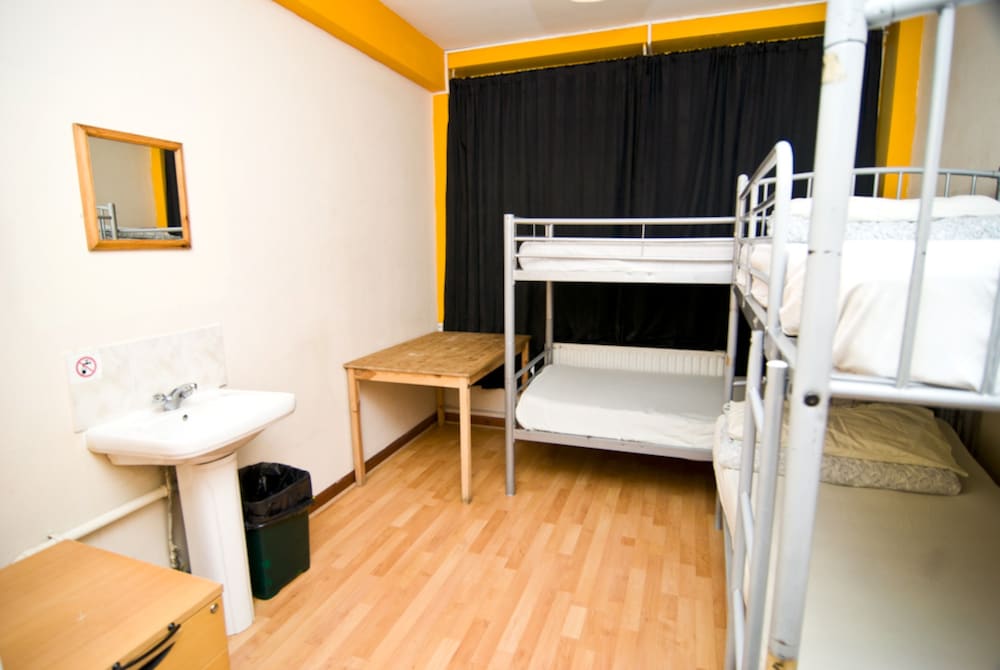 Kensal Green Backpackers 1 24/56