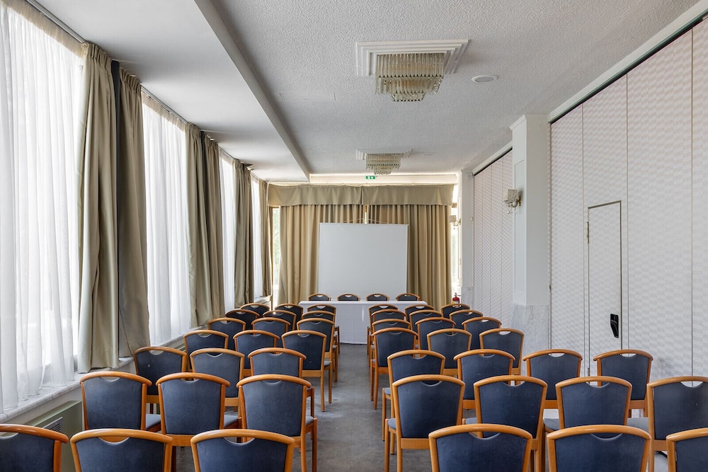 Sun Beach Hotel 41/53