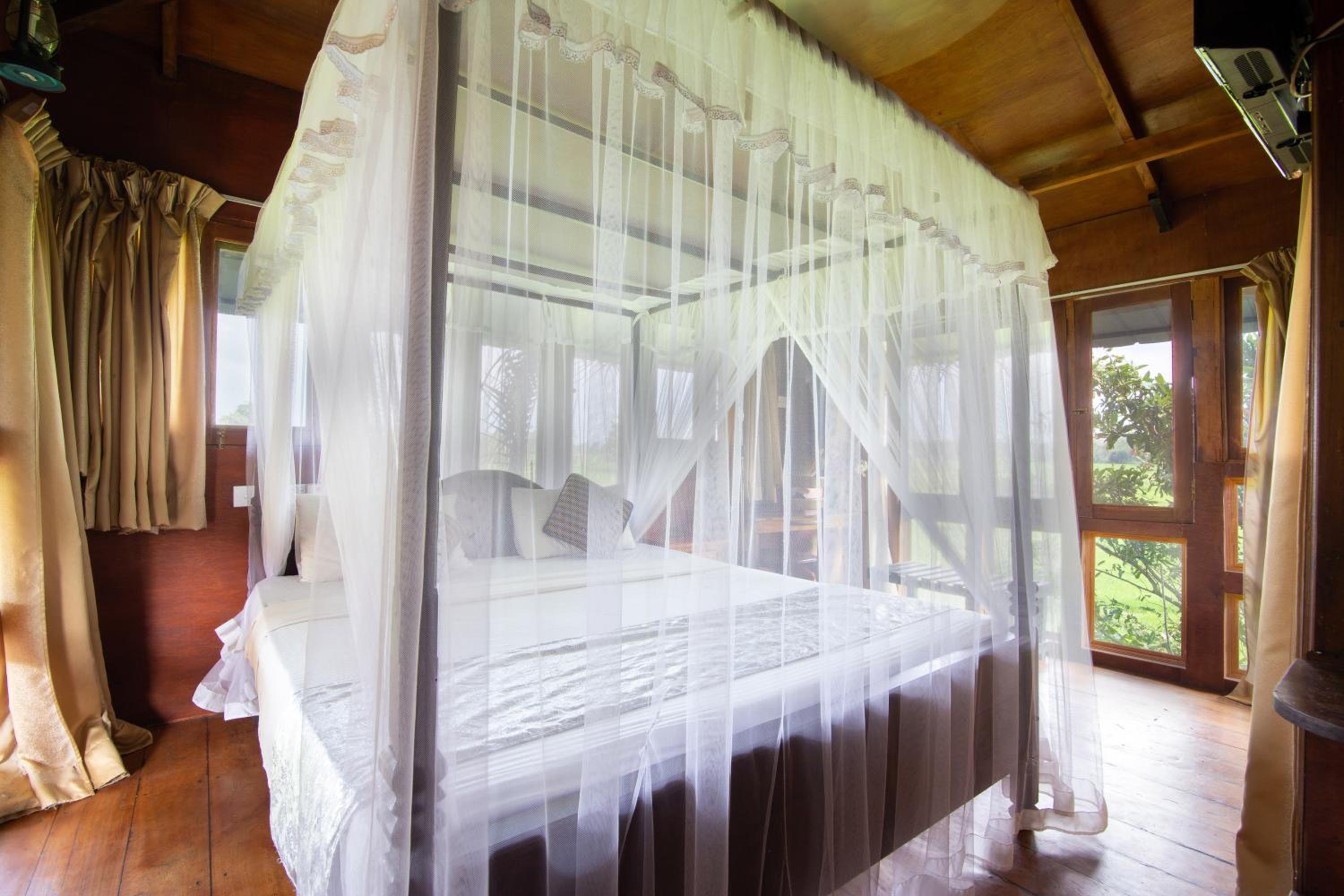 Tree House, 1 Double and 1 Single Bed