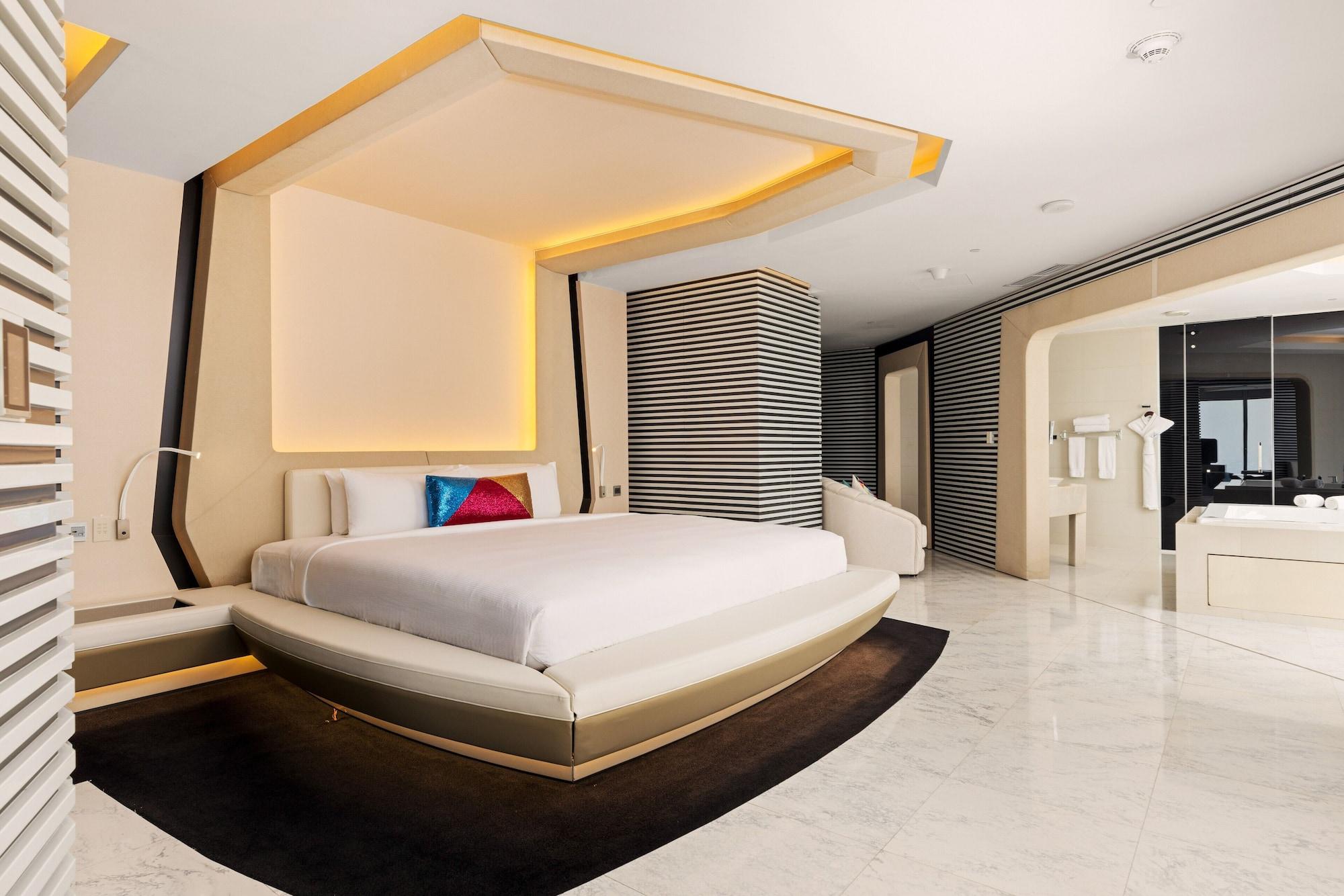 2 Bedrooms, Sky, Villa, 1 King and 1 Round Bed