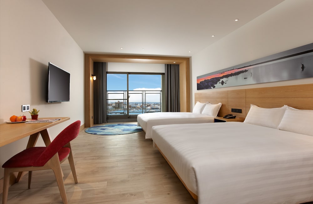 Discovery Hotel 18/65
