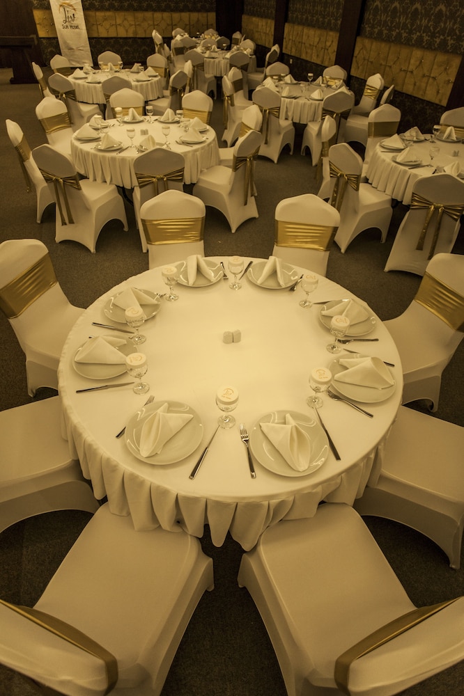 LIV SUIT HOTEL 46/58