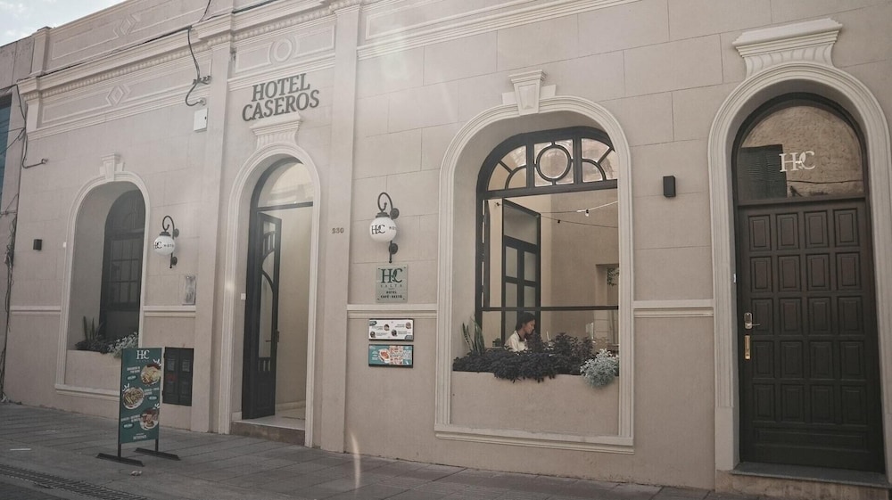 Hotel Caseros Salta 1/48