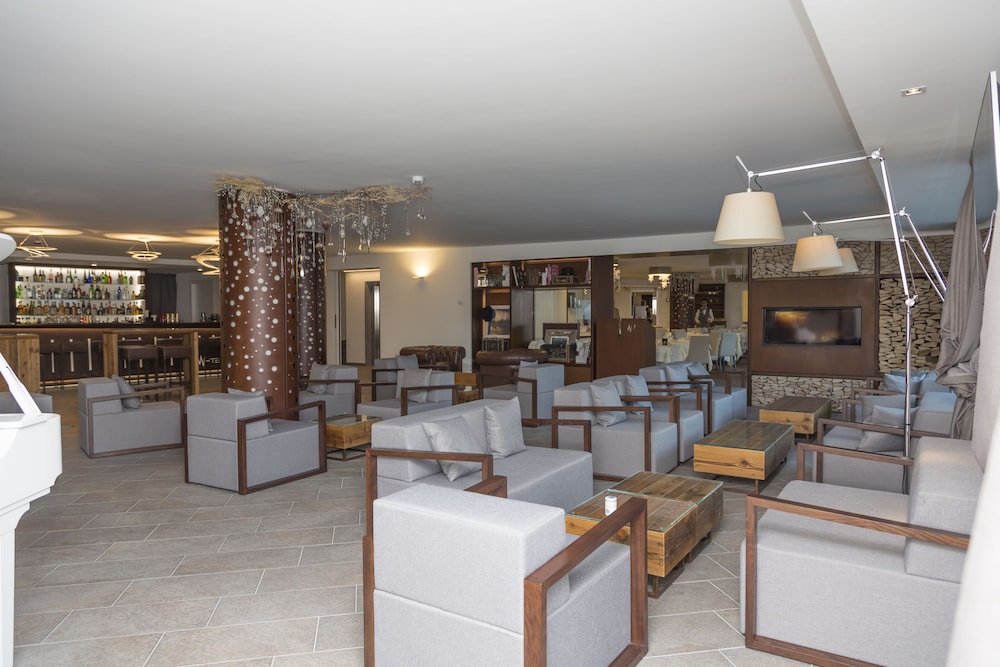 White Angel Hotel 40/48