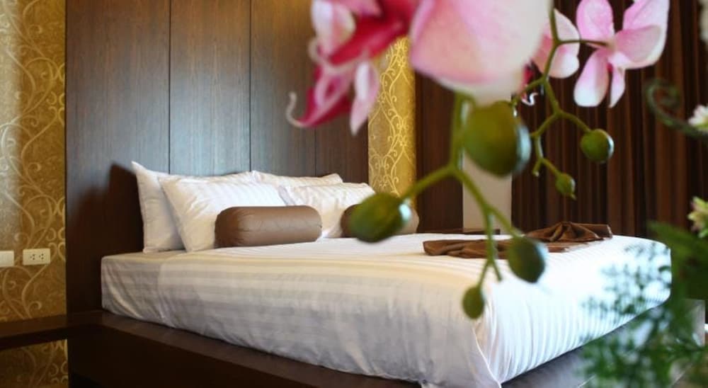 Phi Phi Cliff Beach Resort 29/69