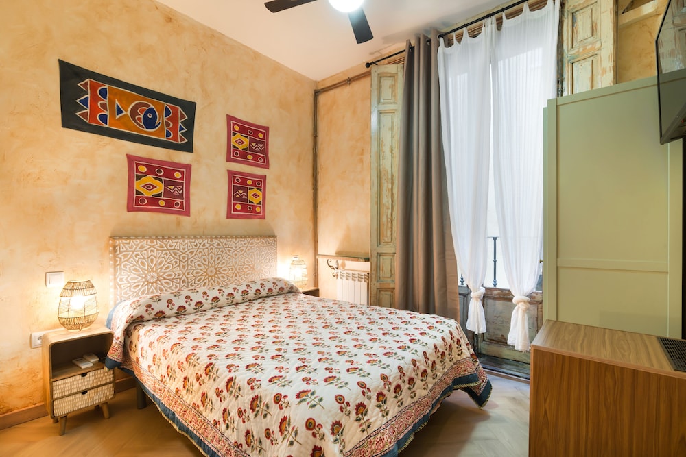 ECONOMY, TWIN BEDS