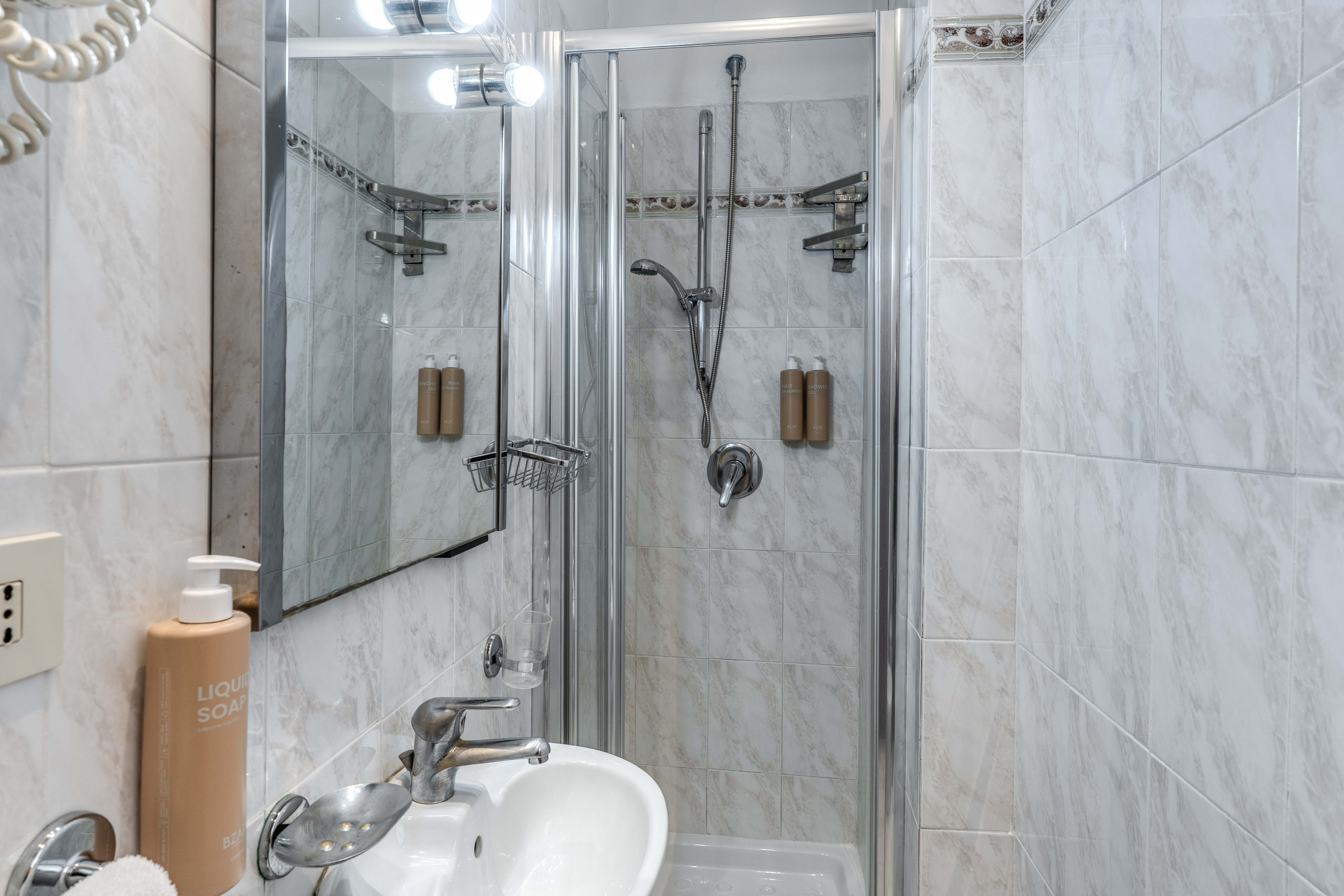 غرفة مفردة، Hotel Sonya 8/20
