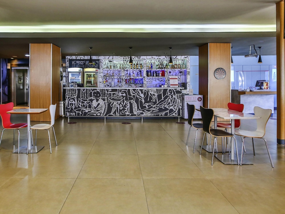 Ibis Goiania 12/64