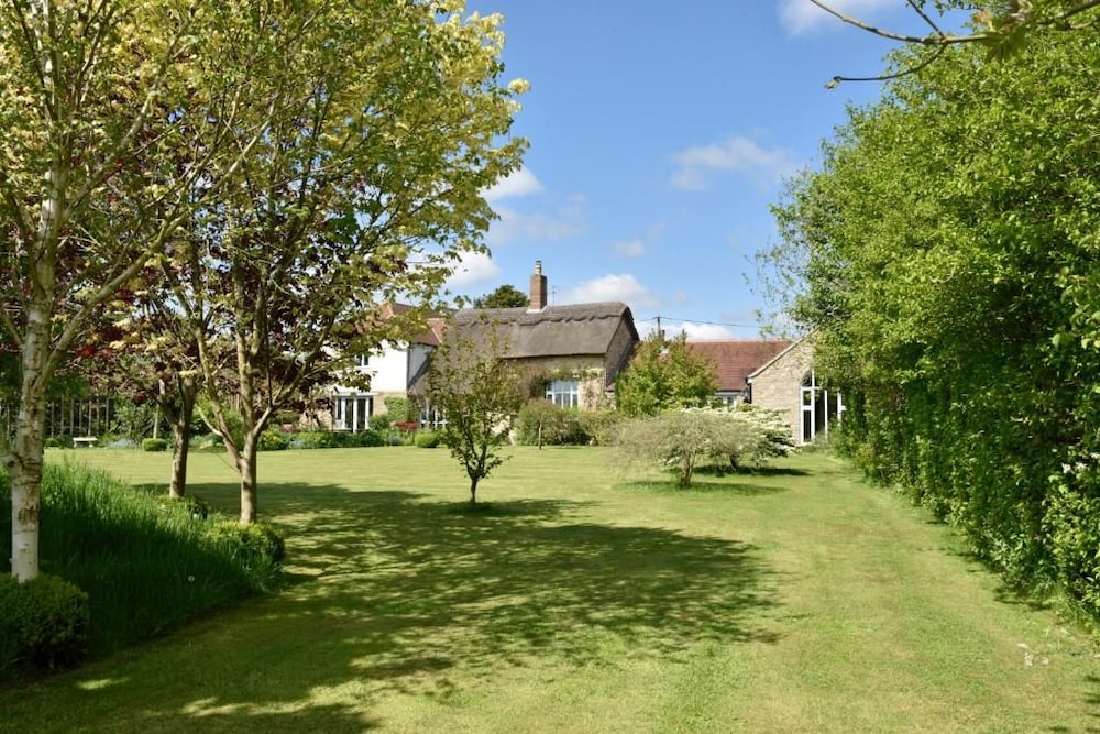 Munden House 36/50