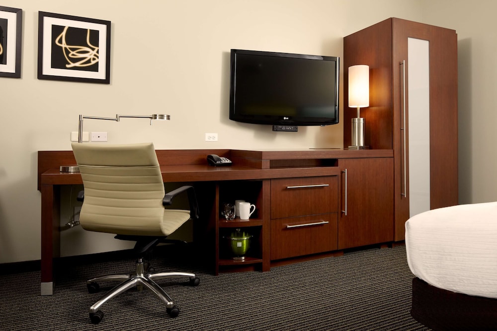 Hyatt Place Greensboro Downtown 44/50