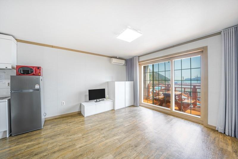 Geoje New Happy Pension 15/23